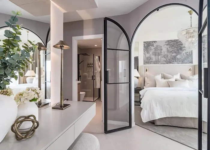 Luxurious With Community Pool & Balcony In Puerto Banus Apartmán Marbella