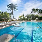 Luxurious With Community Pool & Balcony In Puerto Banus Marbella