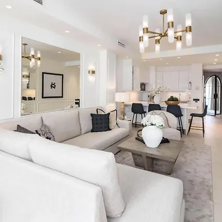 Luxurious With Community Pool & Balcony In Puerto Banus * Marbella