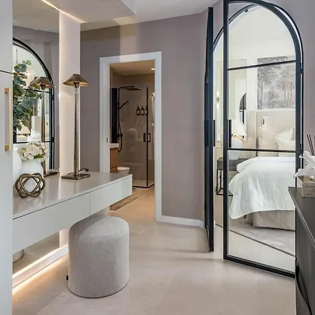 Luxurious With Community Pool & Balcony In Puerto Banus * Marbella
