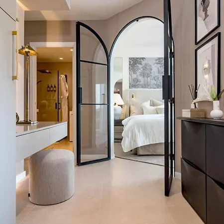 Lägenhet Luxurious With Community Pool & Balcony In Puerto Banus Marbella