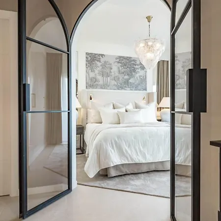 Lägenhet Luxurious With Community Pool & Balcony In Puerto Banus Marbella