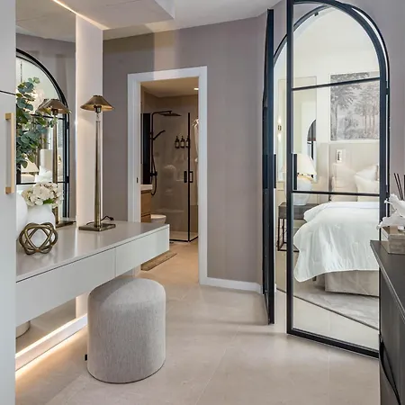 Luxurious With Community Pool & Balcony In Puerto Banus * Marbella