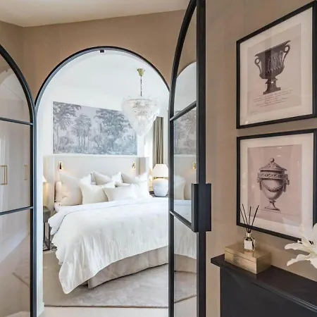 Luxury 1 Bedroom In Urb, Royal Garden Apartmán *