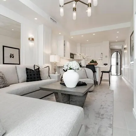 Luxury 1 Bedroom In Urb, Royal Garden Apartmán