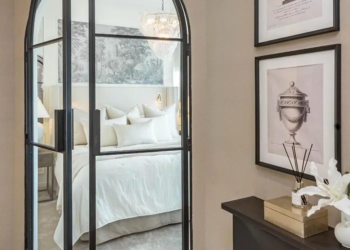 Mediterranean Hideaway - Puerto Banus Apartament