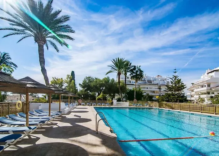 Luxurious With Community Pool & Balcony In Puerto Banus * Marbella