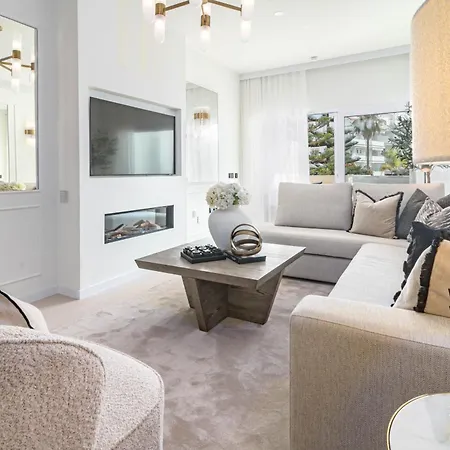 Mediterranean Hideaway - Puerto Banus شقة